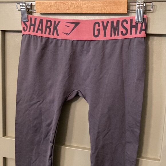 GYMSHARK Cropped Activewear Leggings Gray & Pink Size XS - Picture 3 of 4